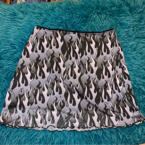 horoscopez flame raglan mesh skirt with lettuce trim purple flames alternative - Picture 4 of 4